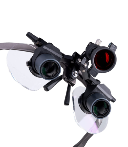 Lupa okularowa ZUMAX DFK 48° + Źródło światła HL 8200 2.png